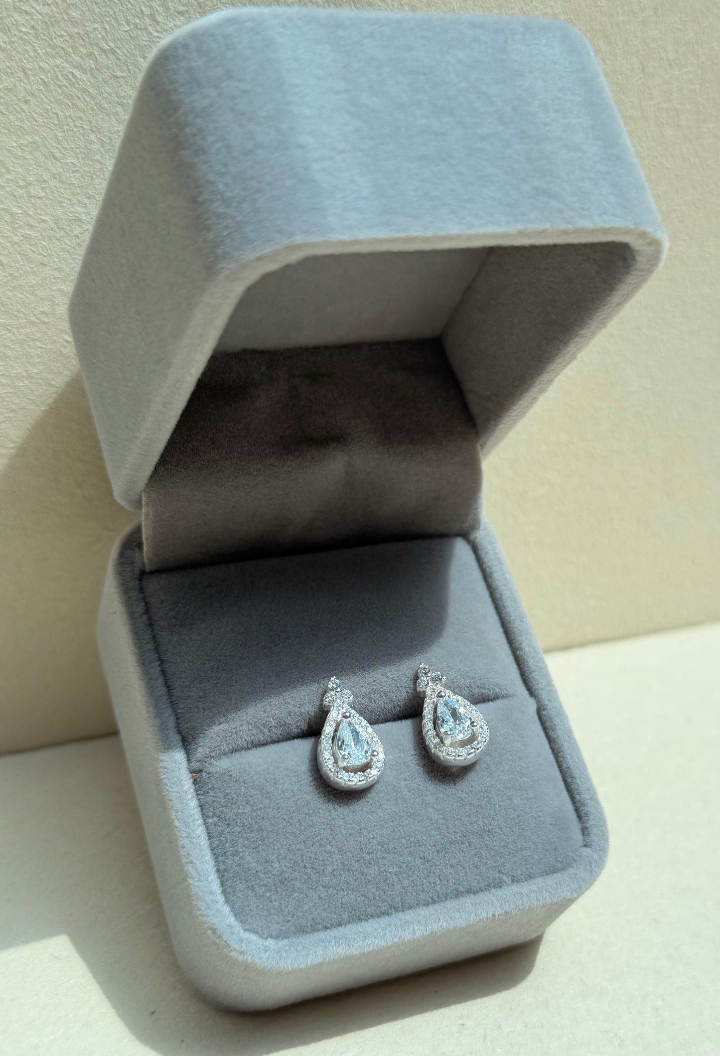 ARETE GOTA CIRCONES PLATA
