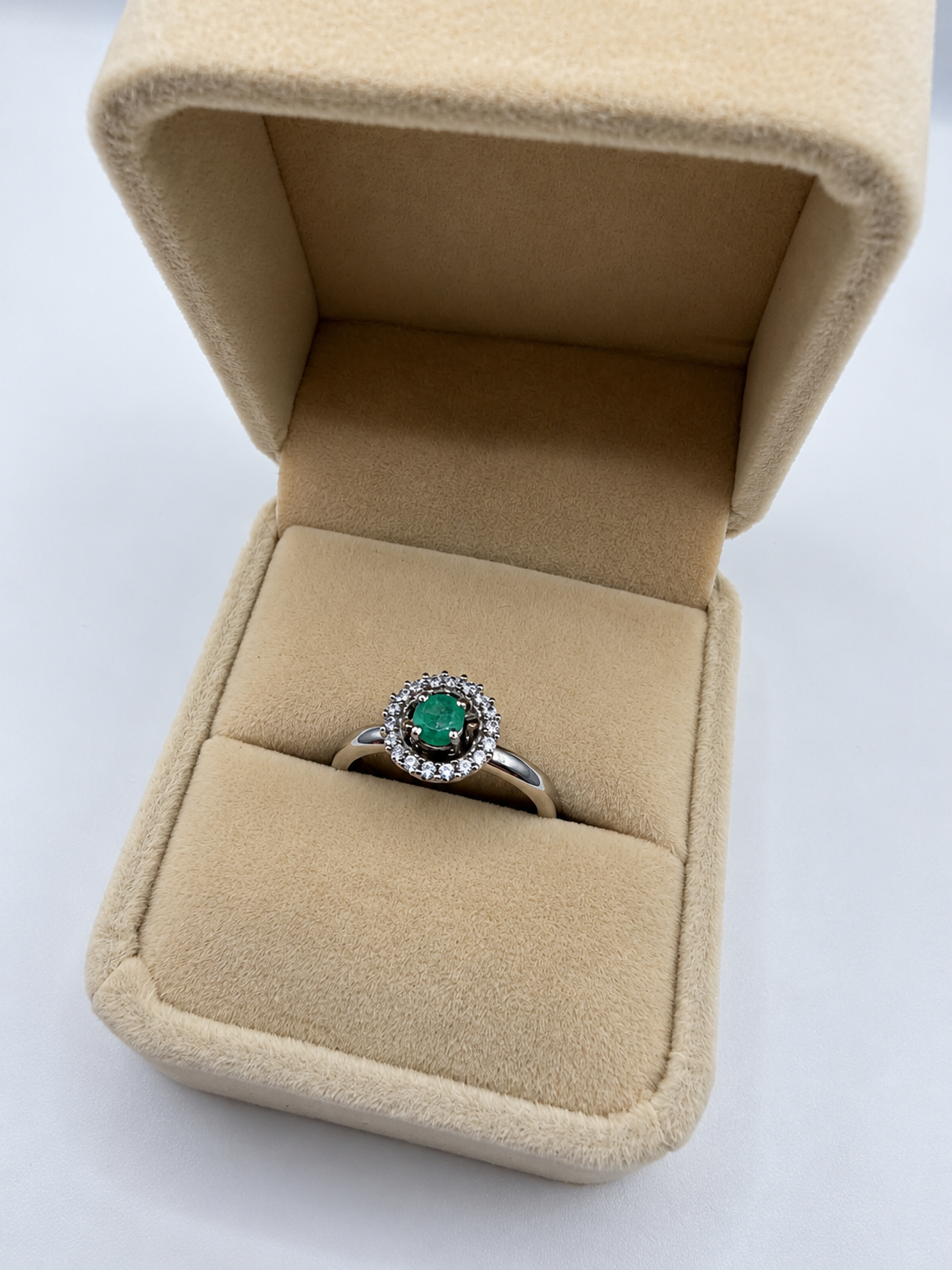 ANILLO AMOUR ESMERALDA