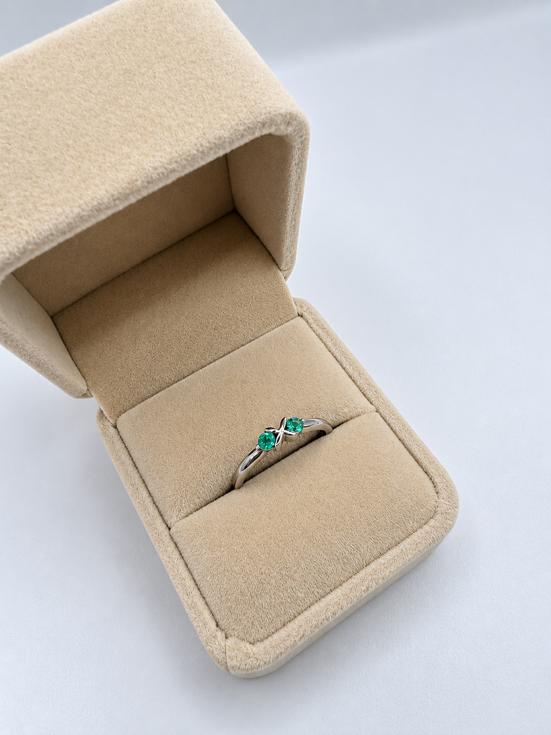ANILLO NOVA ESMERALDA