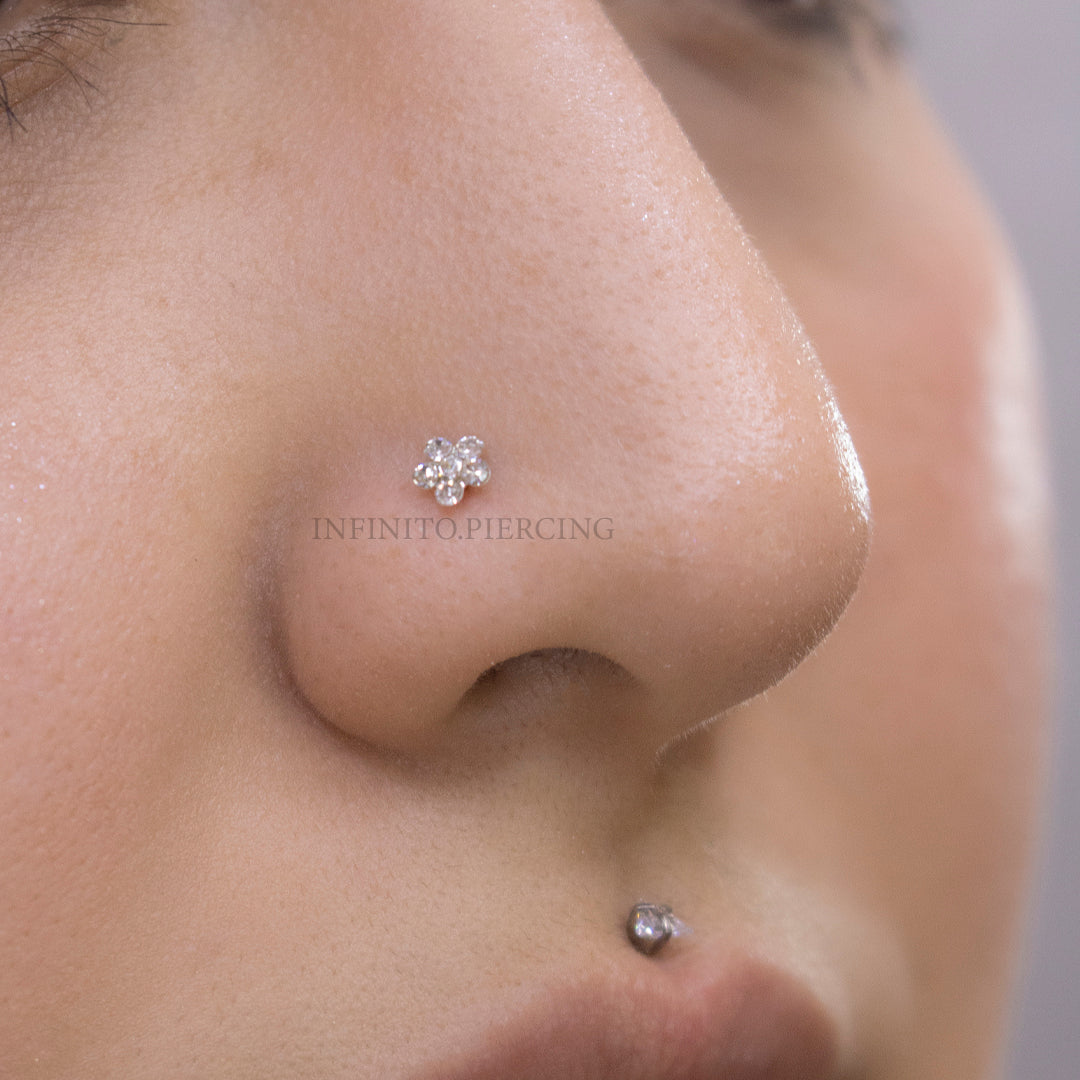 CHISPA FLOR NOSTRIL PLATA